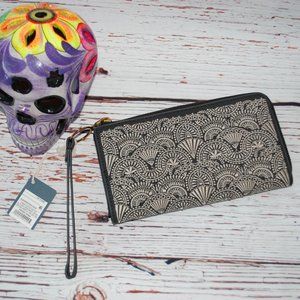 Universal Thread Black and Tan Wallet NWT